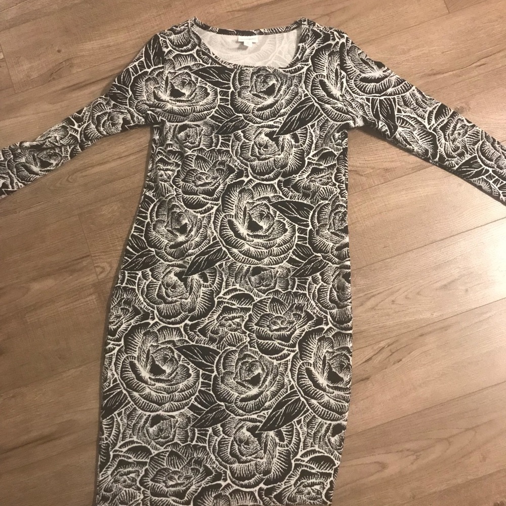 LuLaRoe Debbie Dress